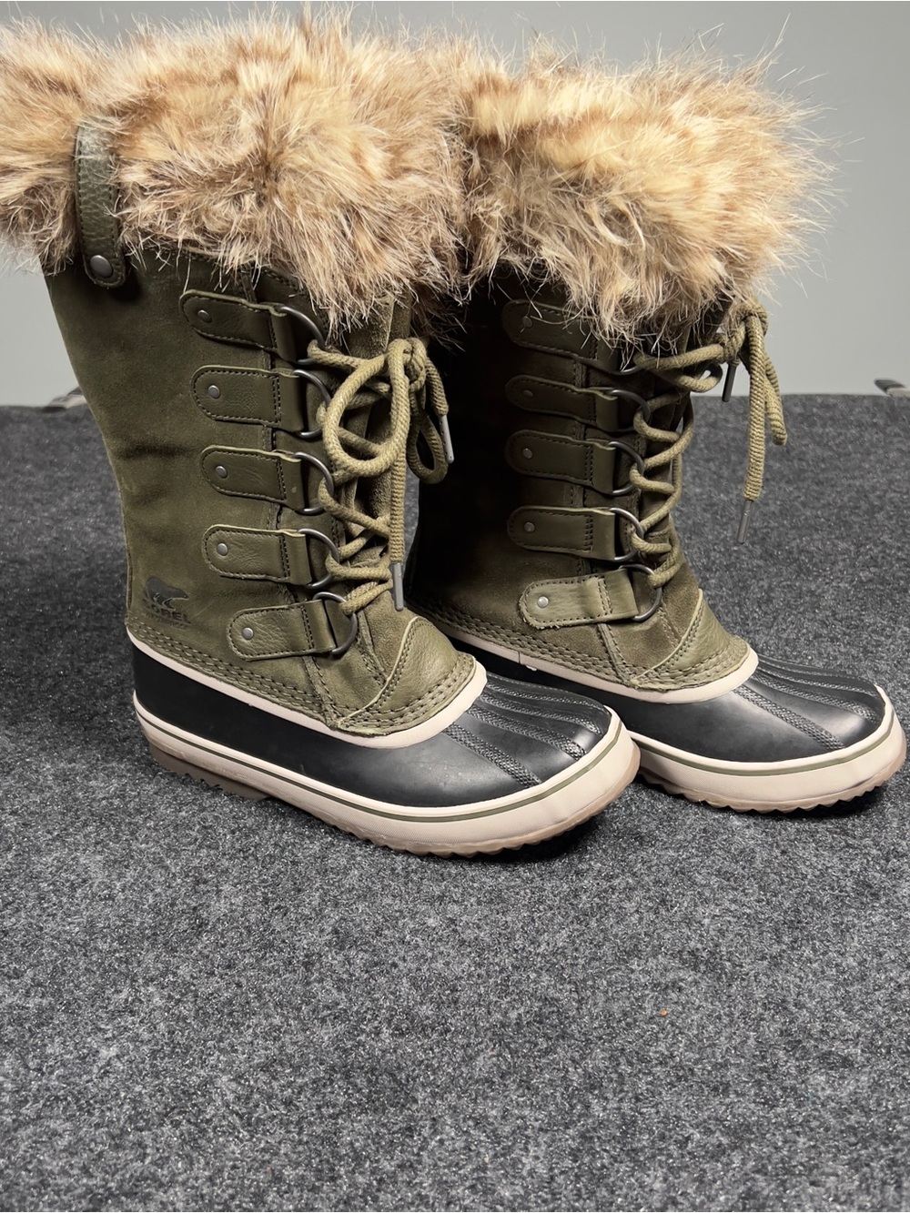 Sorel Women’s 8 Green Faux Fur Waterproof Tall Winter Snow Boots
